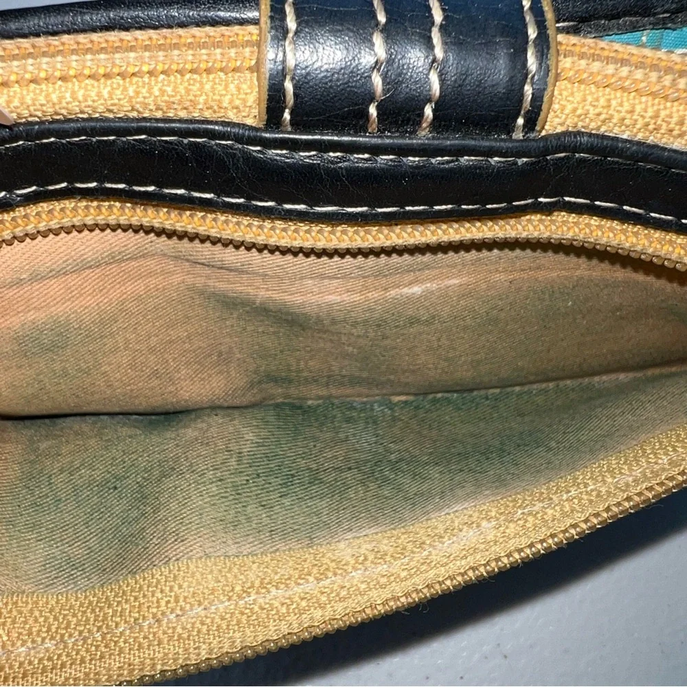 Fossil Women's Weekender Checkbook Clutch Black Leather‎ Bi-Fold Wallet 7.5